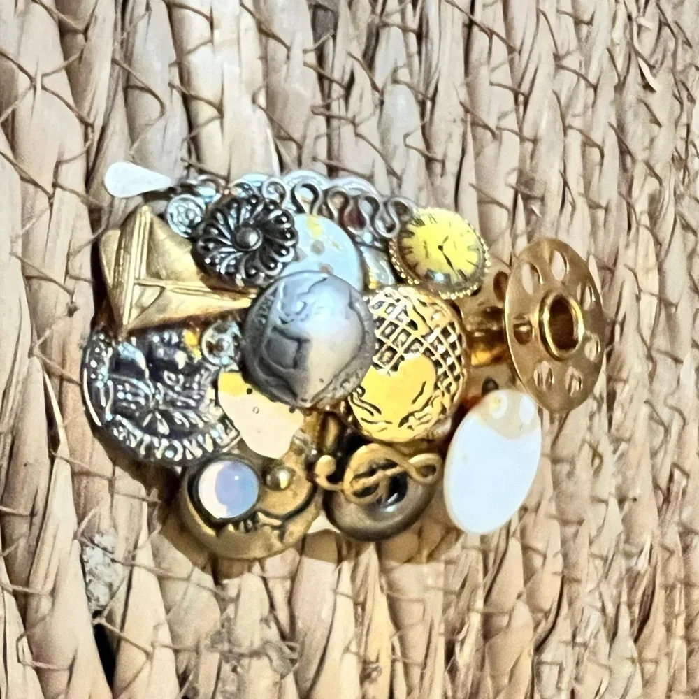 Vintage Brooch Pin Steampunk Watch Face Parts bobbin Button Artistic Mixed